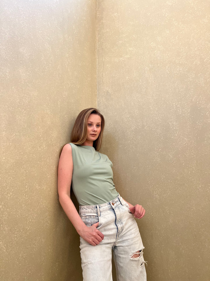 Basic top in olive green